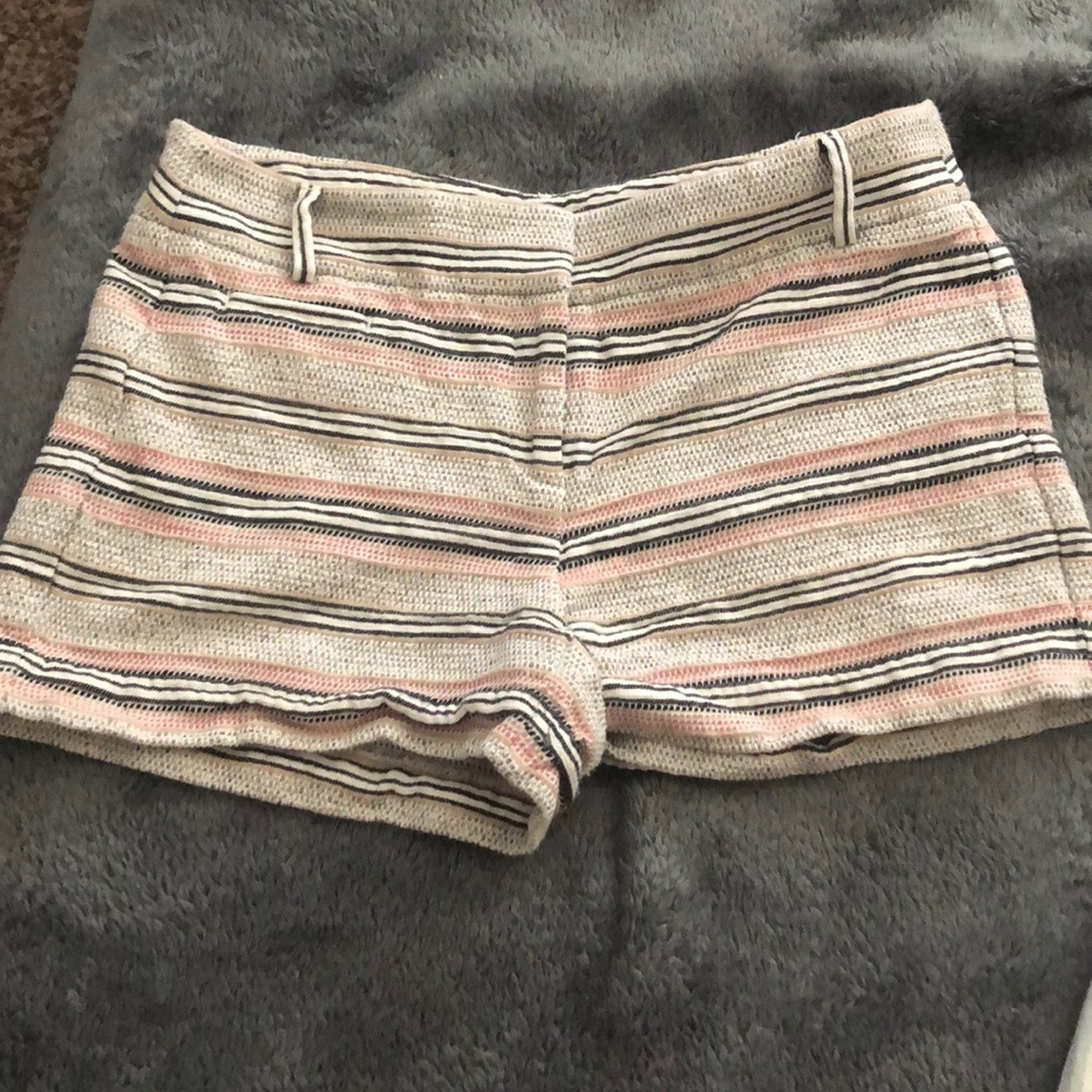 💵LOFT stripped shorts.